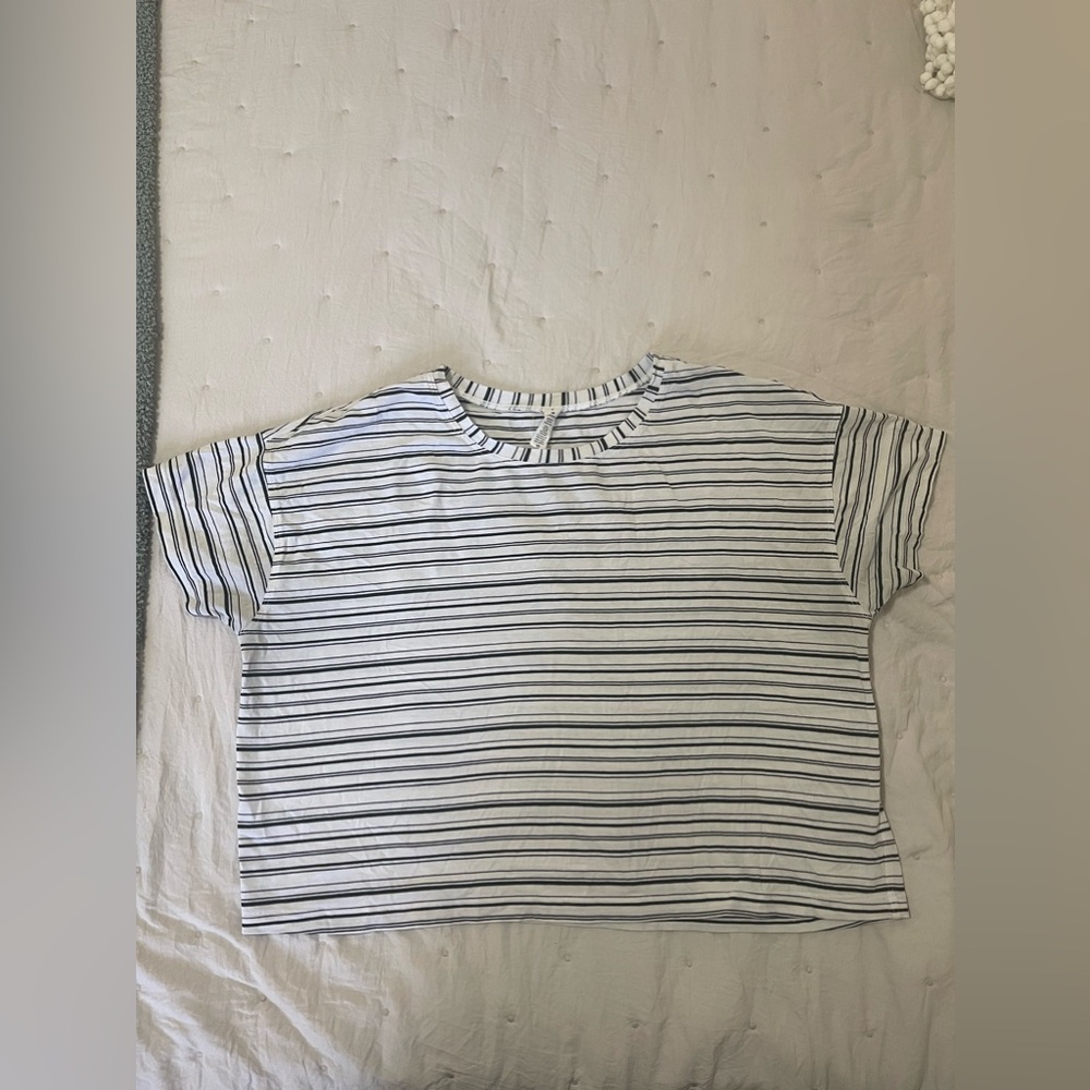 Women’s Lululemon Cropped Shirt